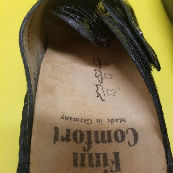 Finn Comfort womens 10 EUR 43 Black Patent Leather Croc Reptile Clogs Slide - Picture 9 of 10
